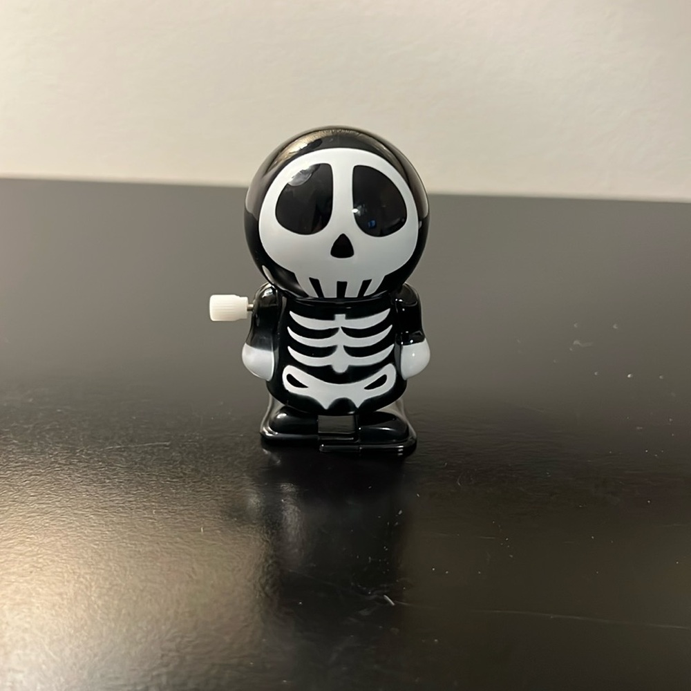Wind Up Skeleton - Picture 3 of 5